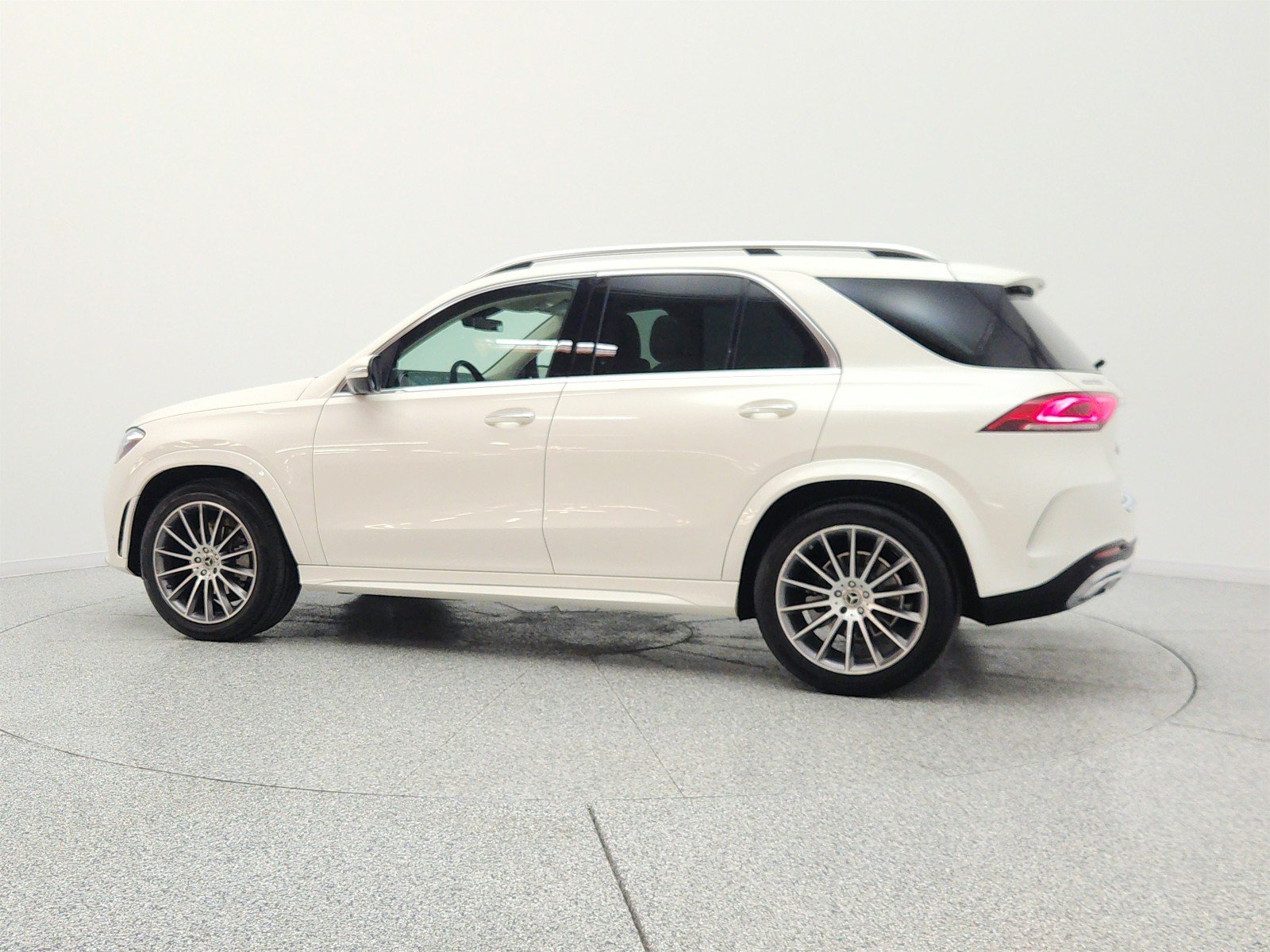Used 2022 Diamond White Bright Mercedes-Benz GLE 350 SUV image 8