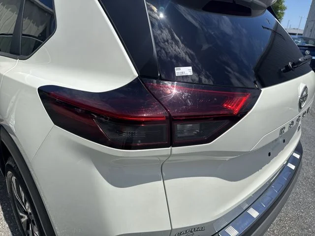 Used 2023 White Nissan SV image 34