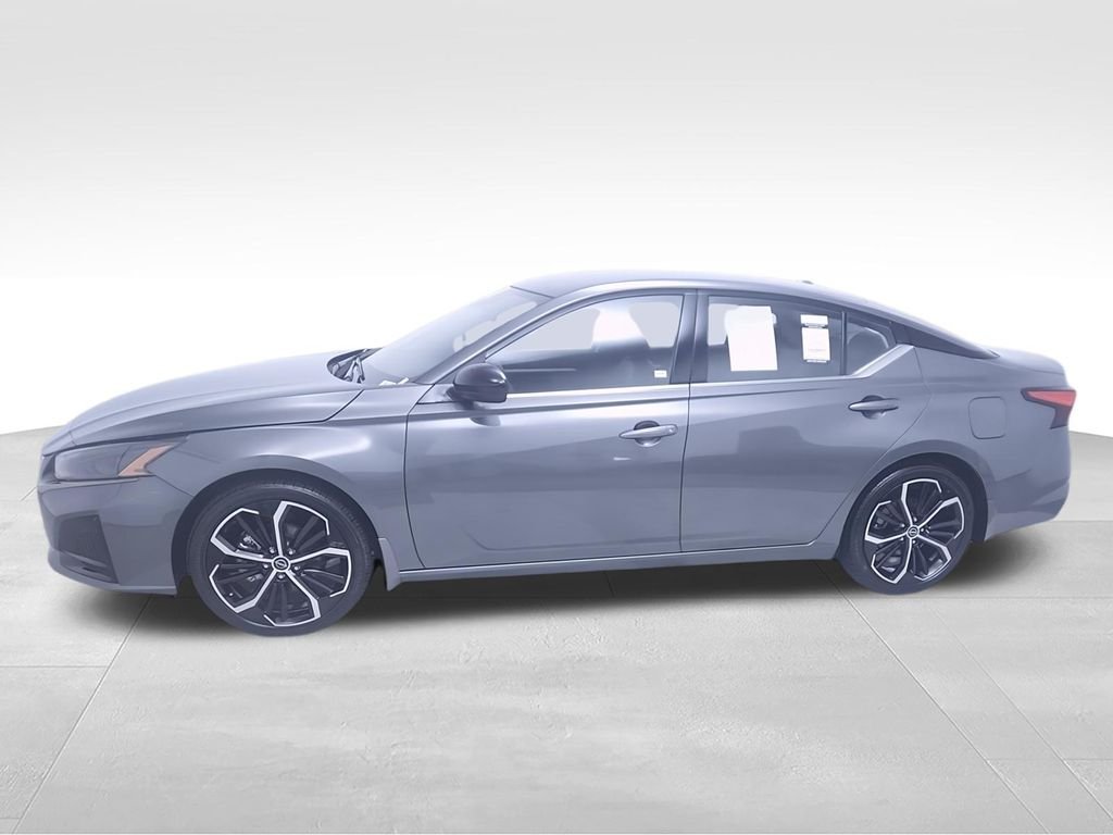 Used 2025 Gray Nissan 2.5 SR image 4
