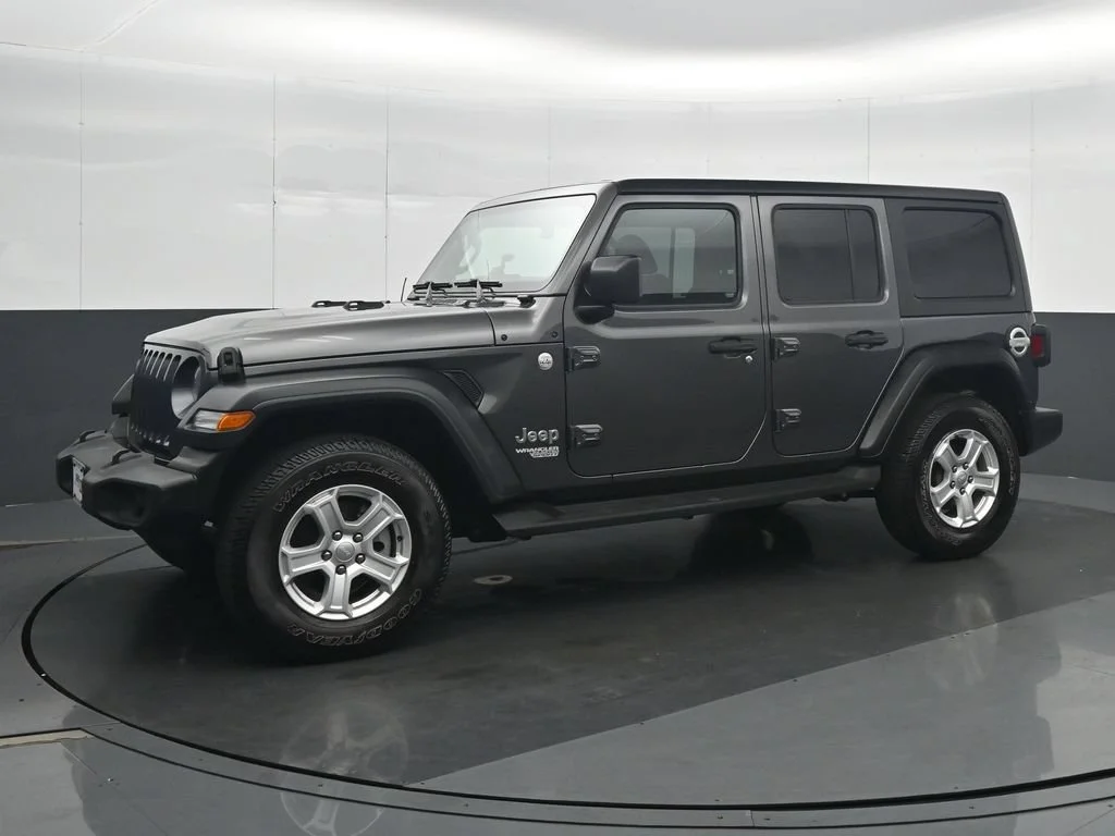 Used 2018 Gray Jeep Unlimited Sport S image 2