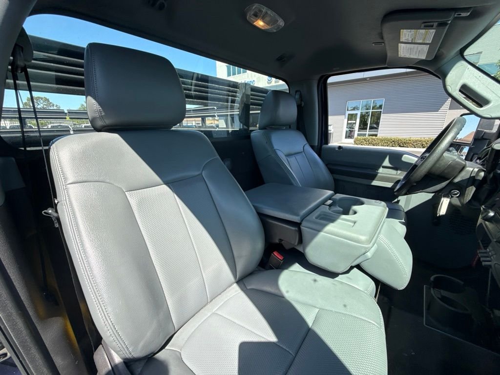 Used 2016 Blue Ford XL image 5