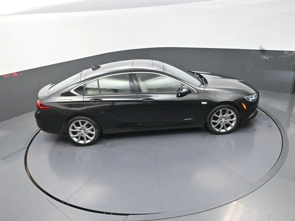 Used 2019 Black Buick Avenir image 22