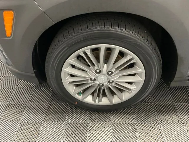Used 2020 Gray Hyundai SEL Plus image 46