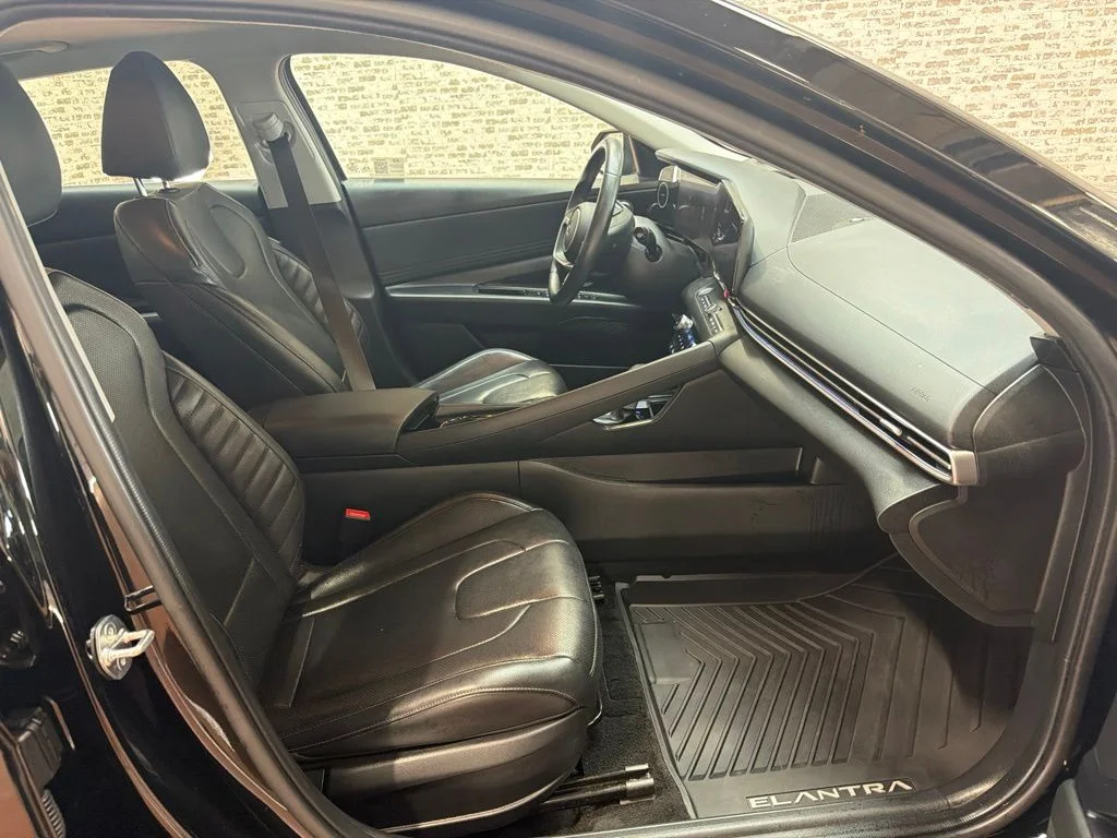 Used 2024 Abyss Black Hyundai Limited image 10