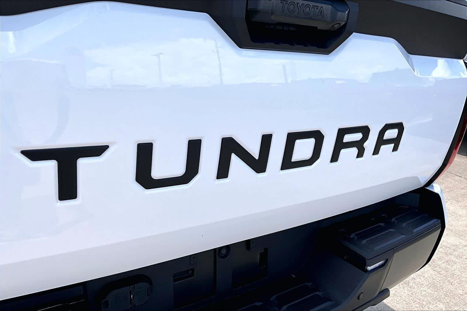 Used 2026 Ice Cap Toyota SR5 image 30