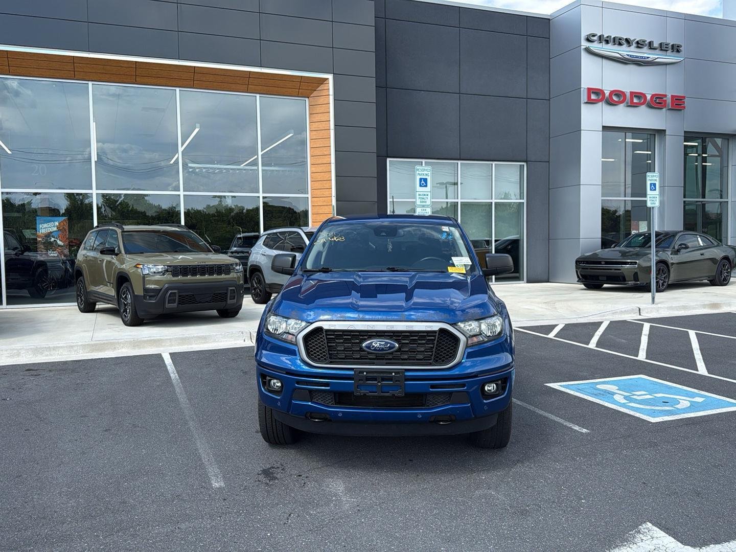 Used 2019  FORD  image 2