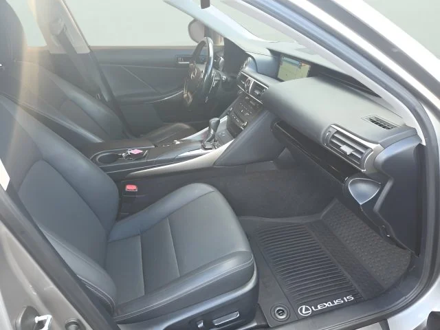 Used 2020 Silver Lexus 300 image 9