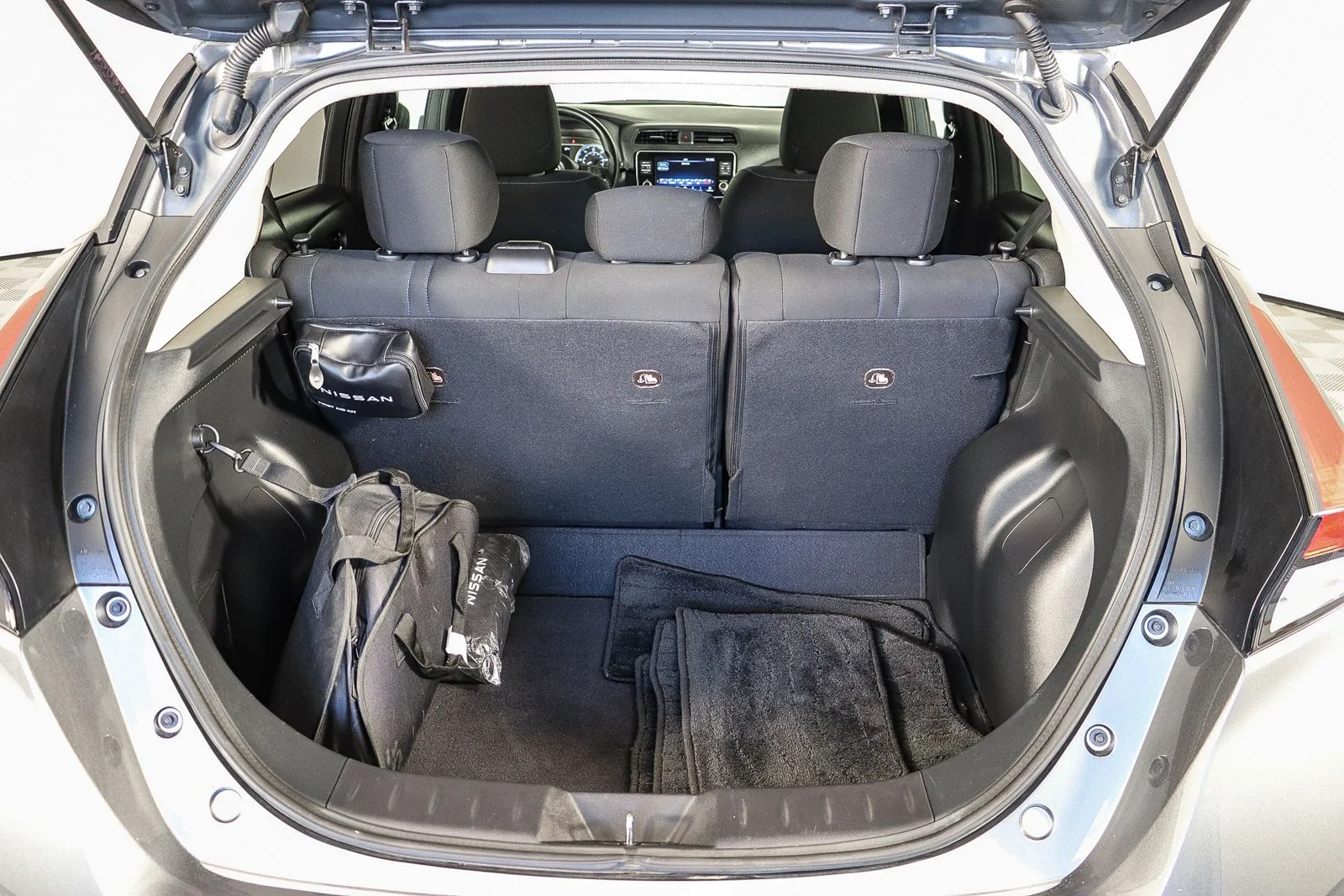Used 2025 Gray Nissan S image 26
