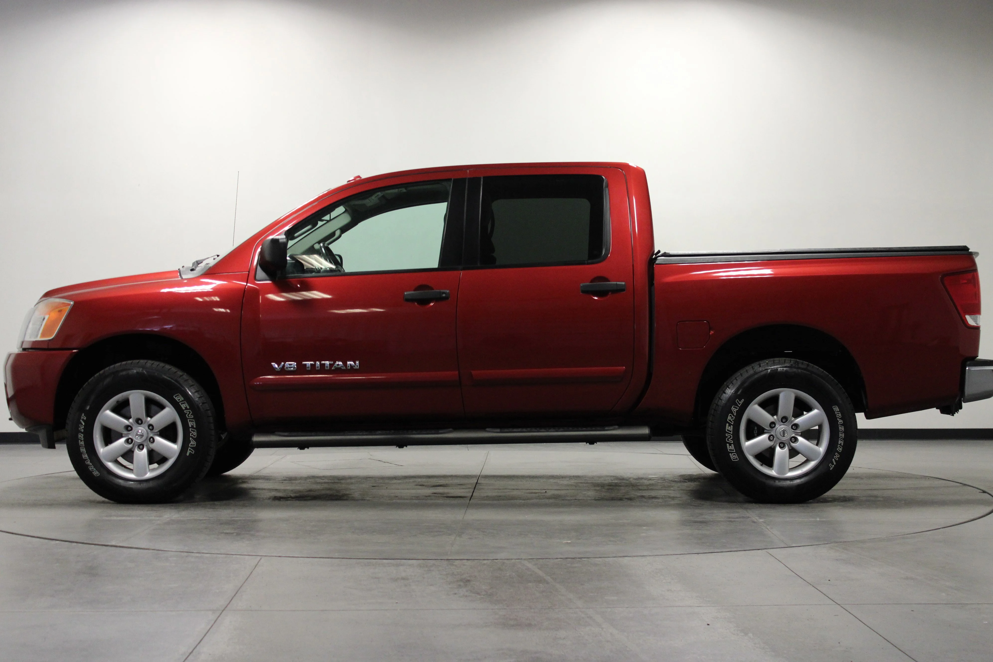 Used 2013 Cayenne Red Metallic Nissan SV image 7