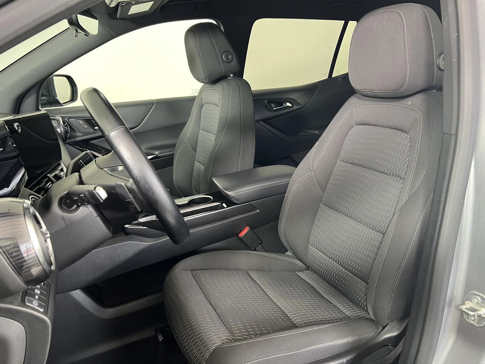 Used 2025 Sterling Gray Metallic Chevrolet LT image 6