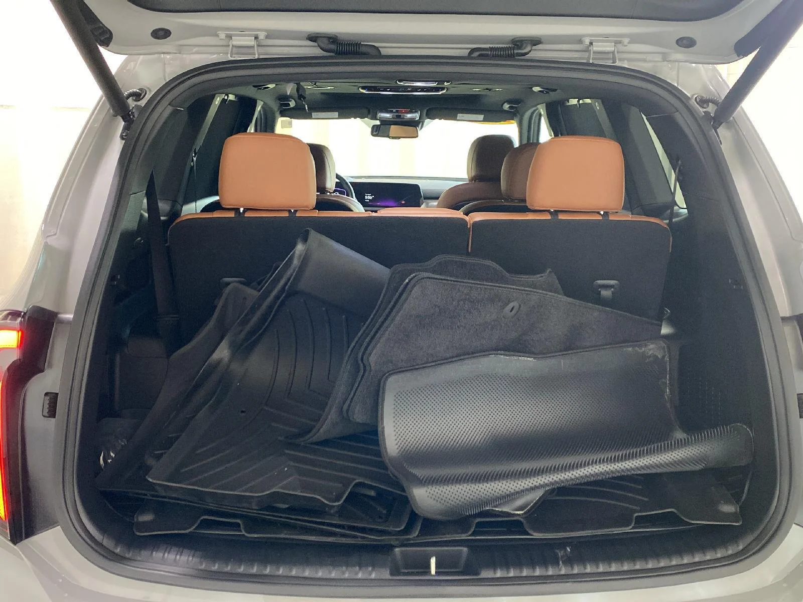 Used 2025 Wolf Gray Kia EX X-Line image 14