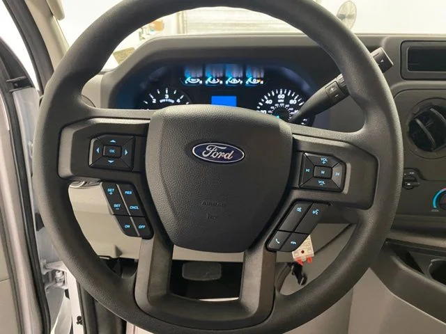 New 2025 Oxford White Ford E-350 SRW image 17