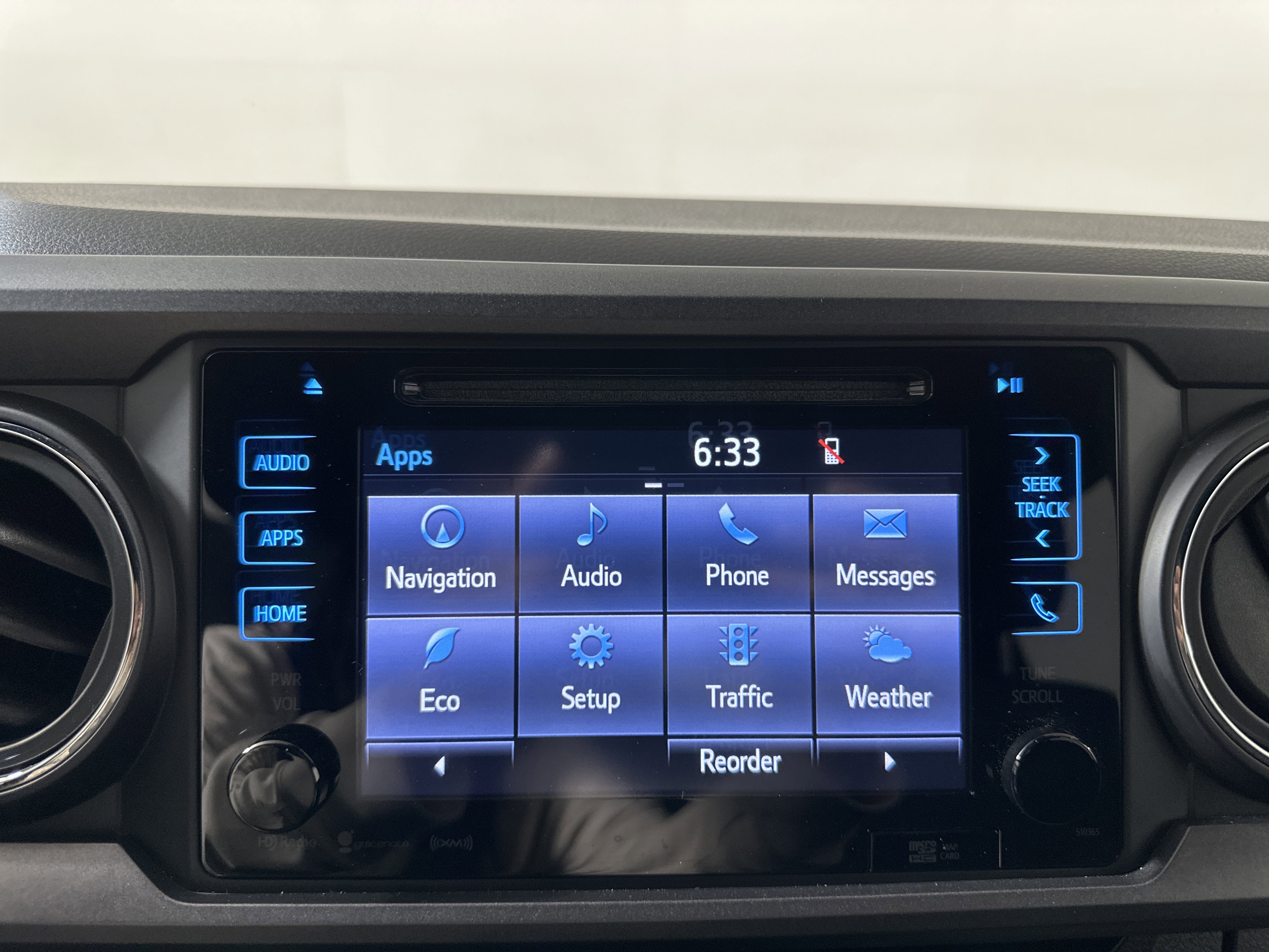 Used 2018  Toyota  image 15