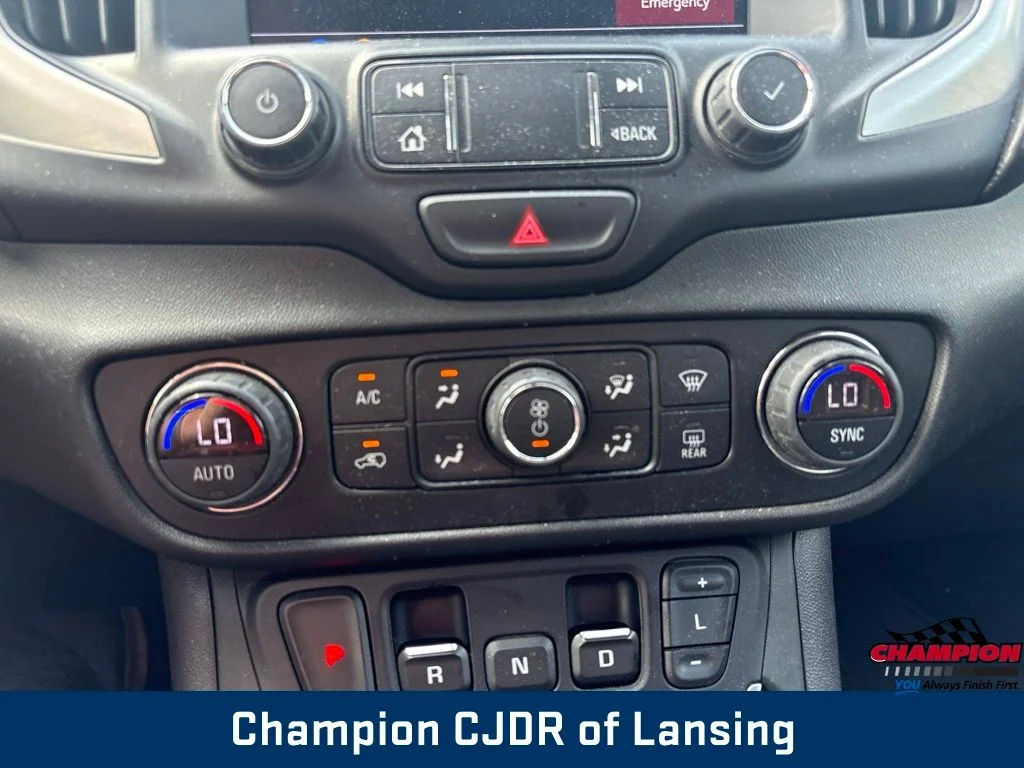 Used 2019 Black GMC SLT image 23