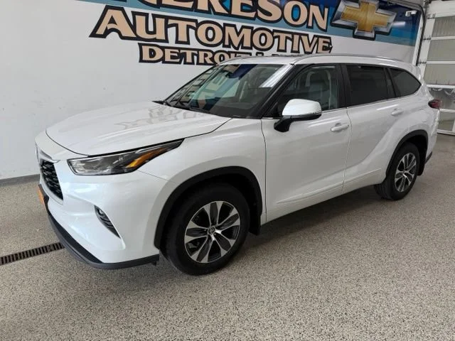 2023 Toyota Highlander XLE