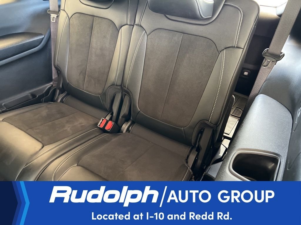 Used 2025 Silver Jeep Altitude image 29