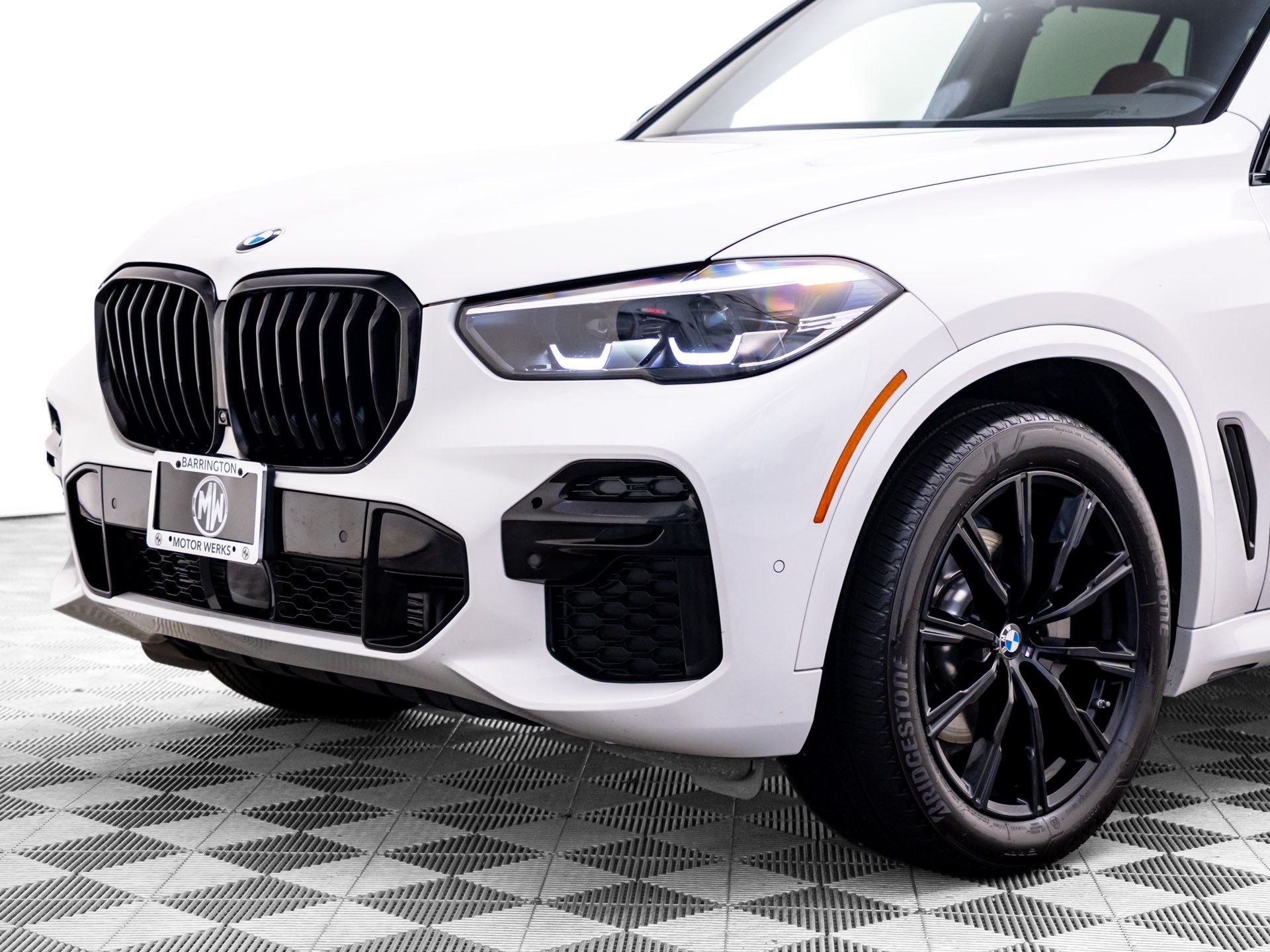 Used 2022 White BMW xDrive40i image 41