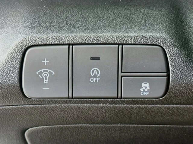 New 2026 White Hyundai SE image 19