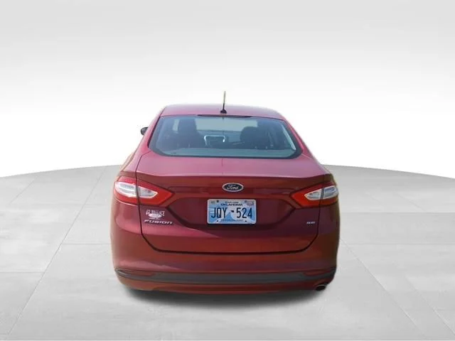 Used 2014 Red Ford SE image 4