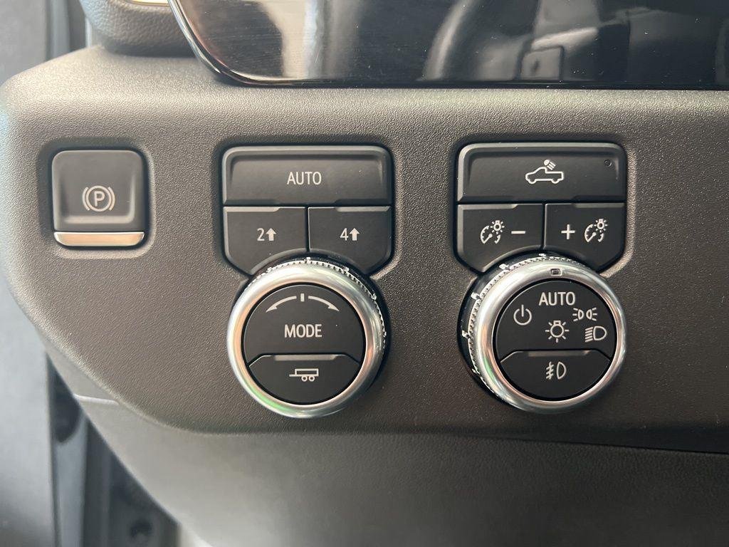 Used 2024 Gray GMC Elevation image 8