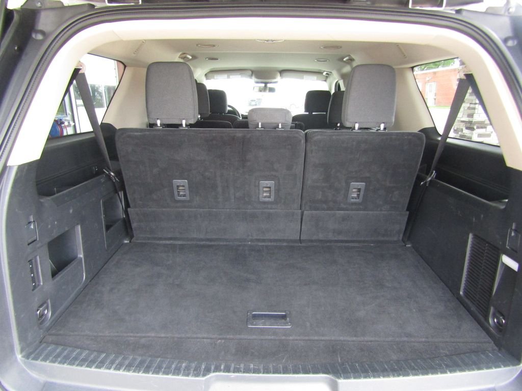 Used 2024 Silver Ford XLT image 32