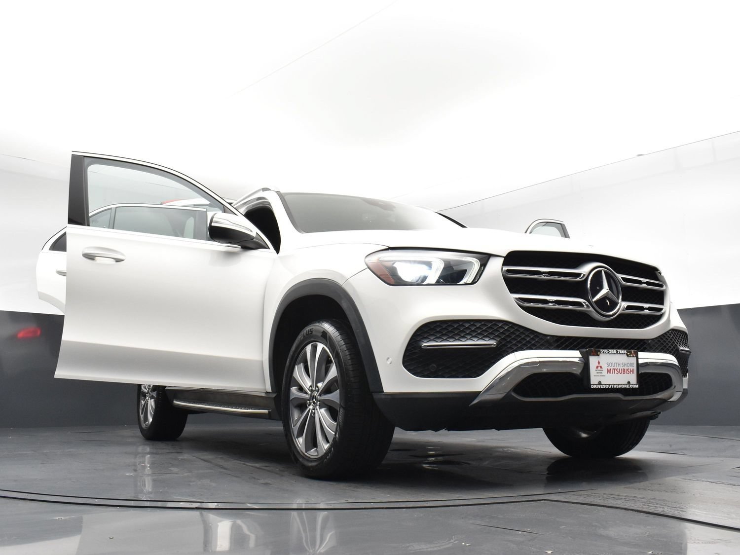 Used 2020 White Mercedes-Benz GLE 350 image 29