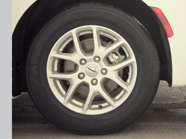 Used 2023 White Chrysler Touring L image 11