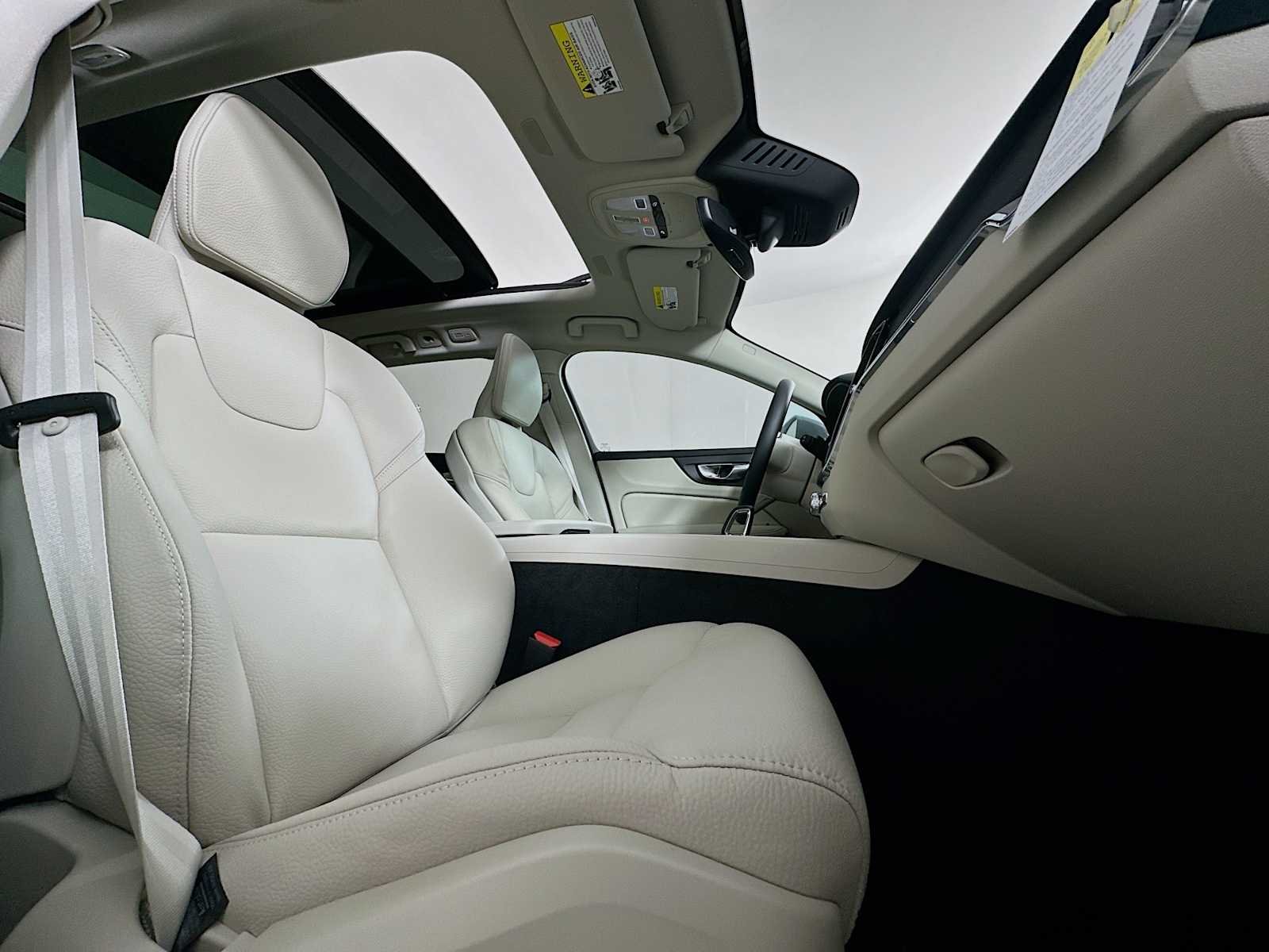 New 2026 Crystal White Volvo Plus image 26