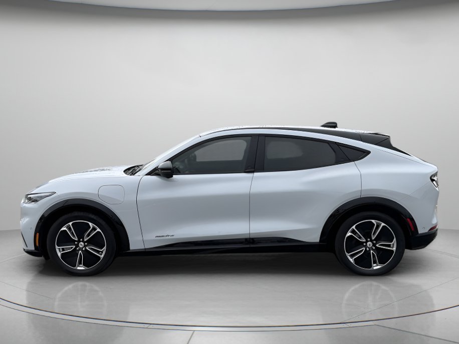 Used 2023 White Metallic Ford Premium image 5