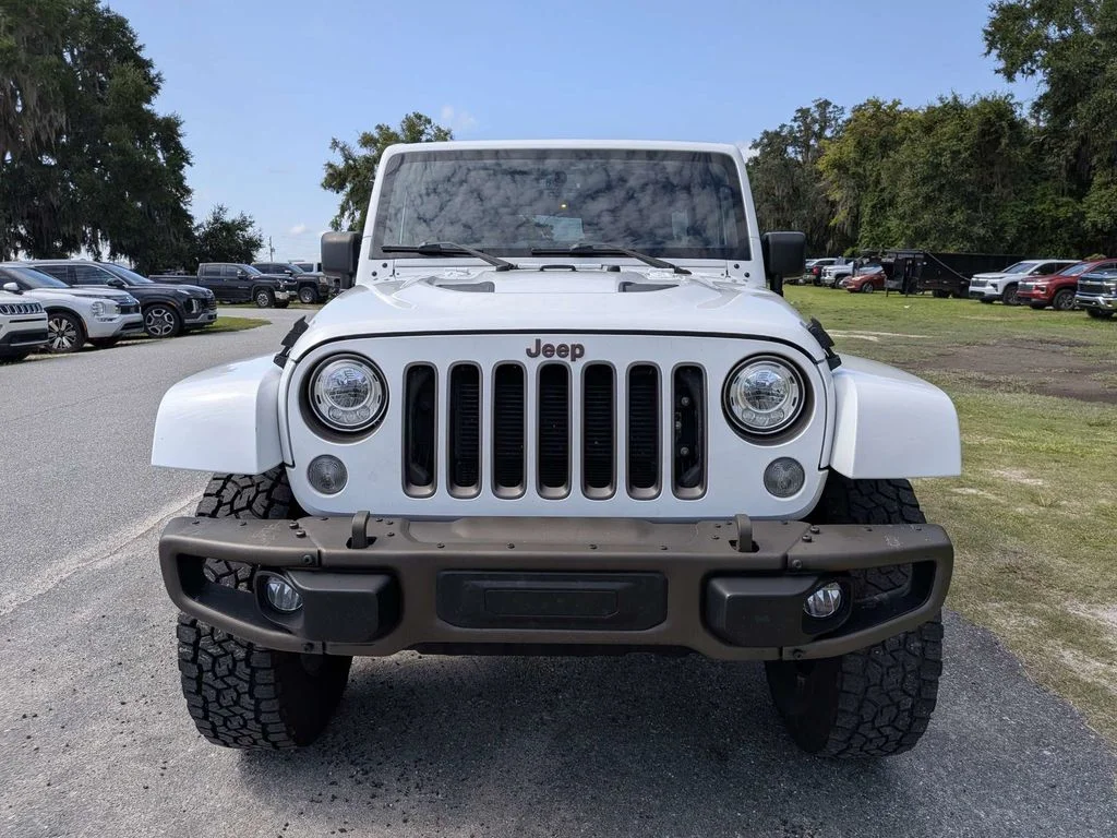 Used 2017 White Jeep Unlimited Sahara image 8