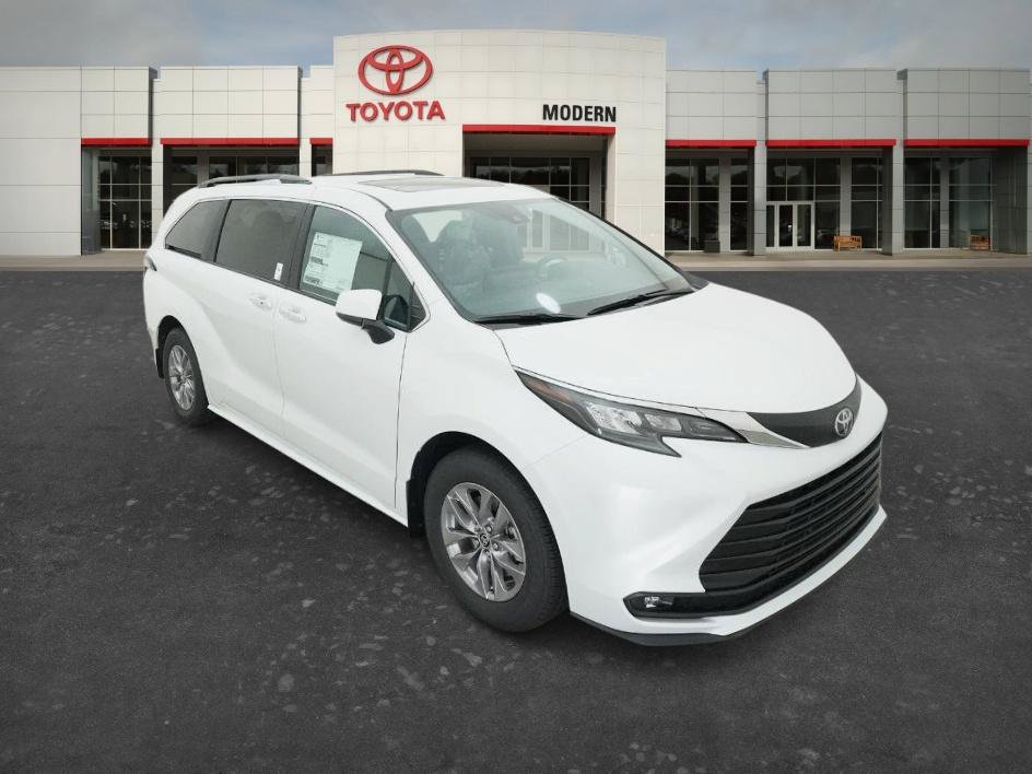 New 2026 Wind Chill Pearl Toyota XLE image 13