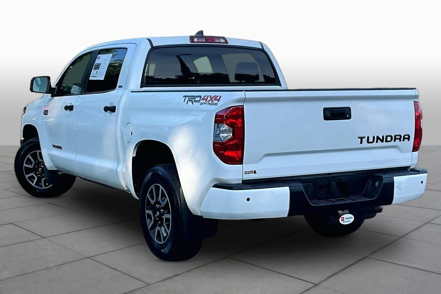 Certified Used 2020 Super White Toyota SR5 image 12