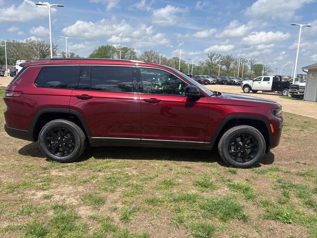 New 2026 Velvet Red Pearlcoat Jeep Laredo Altitude image 5