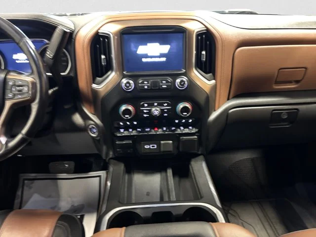 Used 2022 White Chevrolet High Country image 12