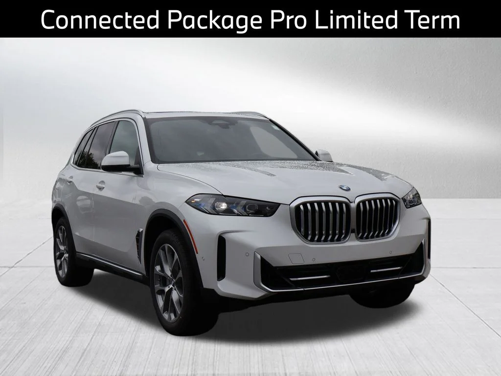 New 2026 Mineral White Metallic BMW xDrive40i image 4