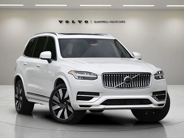 2024 Volvo XC90 T8 Plus Bright Theme