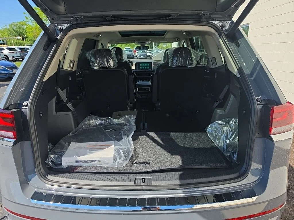 New 2026 Pure Gray Volkswagen 2.0T SEL Premium R-Line image 18