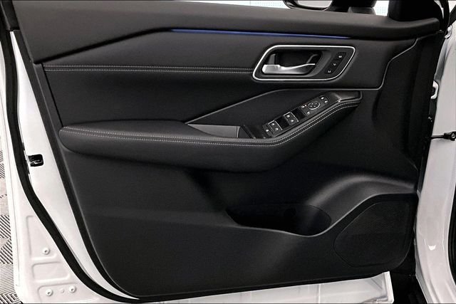 New 2026 Everest White Nissan Platinum image 30