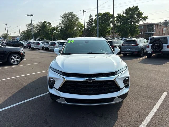 Used 2024 White Chevrolet LT image 5