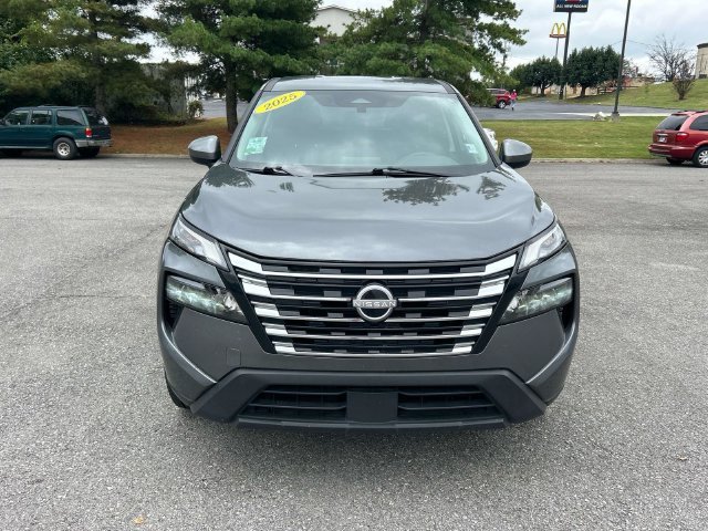 Used 2025 Gray Nissan SV image 9