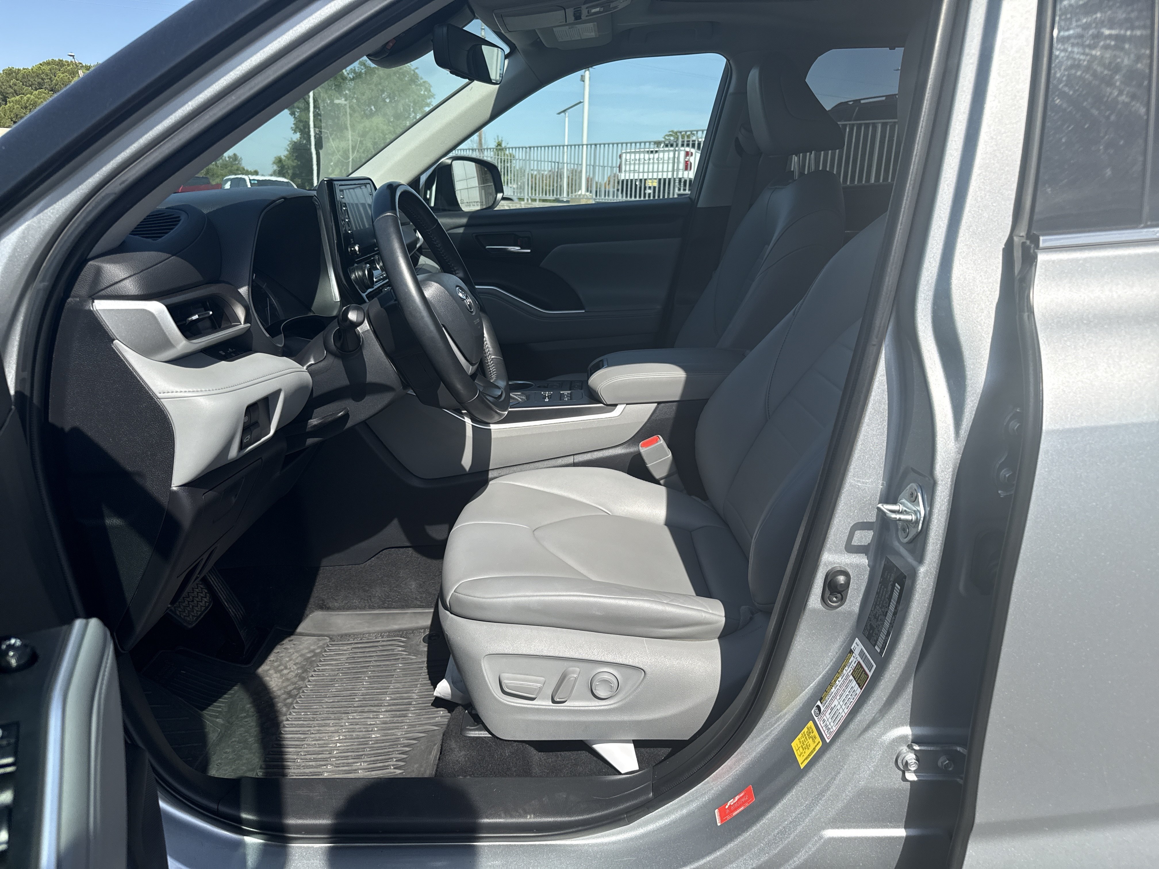 Used 2022 Celestial Silver Metallic Toyota XLE image 12