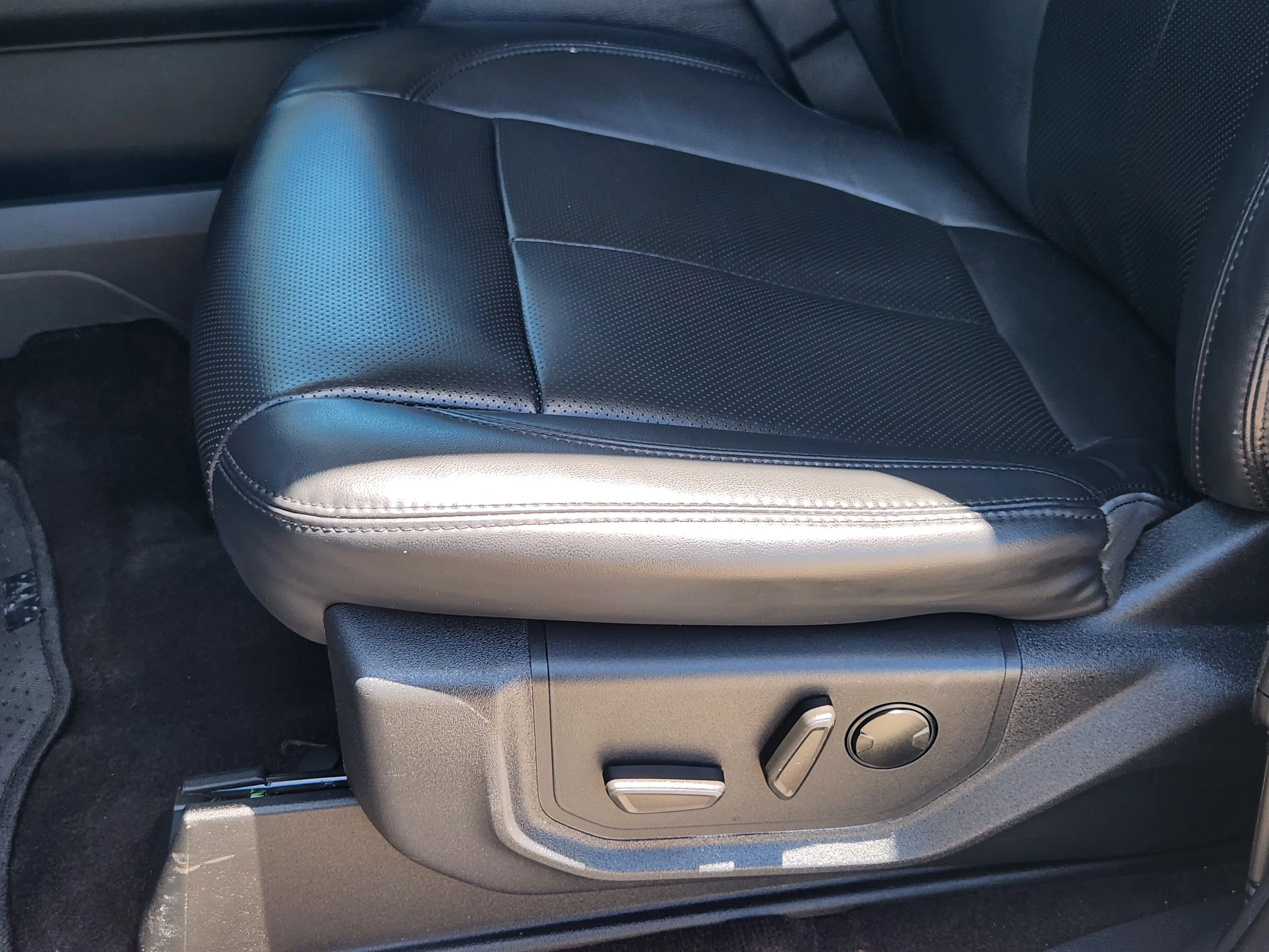 Used 2022 Silver Ford XLT image 24