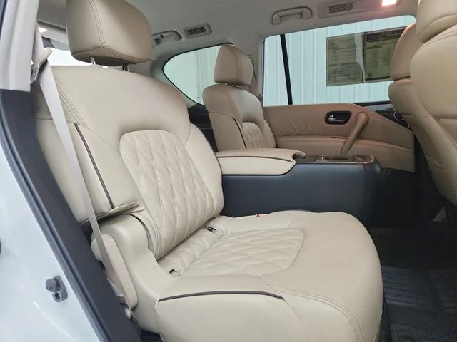 Used 2024 White Nissan Platinum image 46