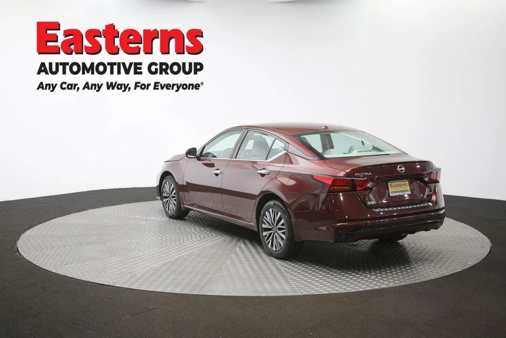 Used 2023 Red Nissan 2.5 SV image 64