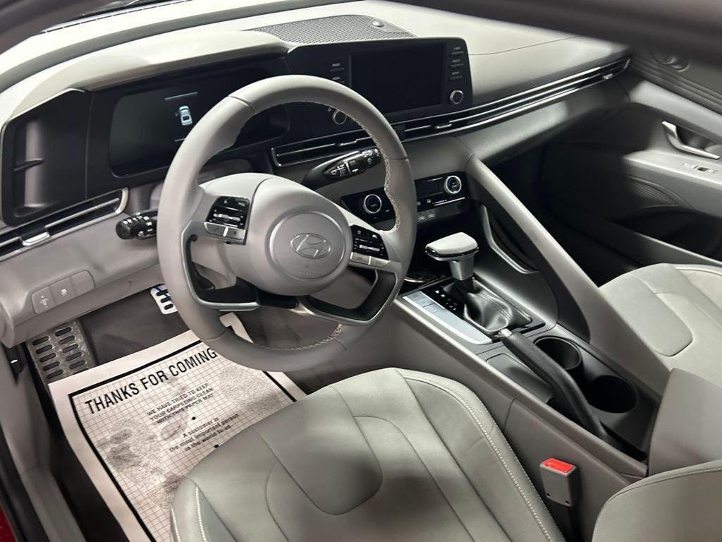 2025 Hyundai Elantra SEL - Photo 12