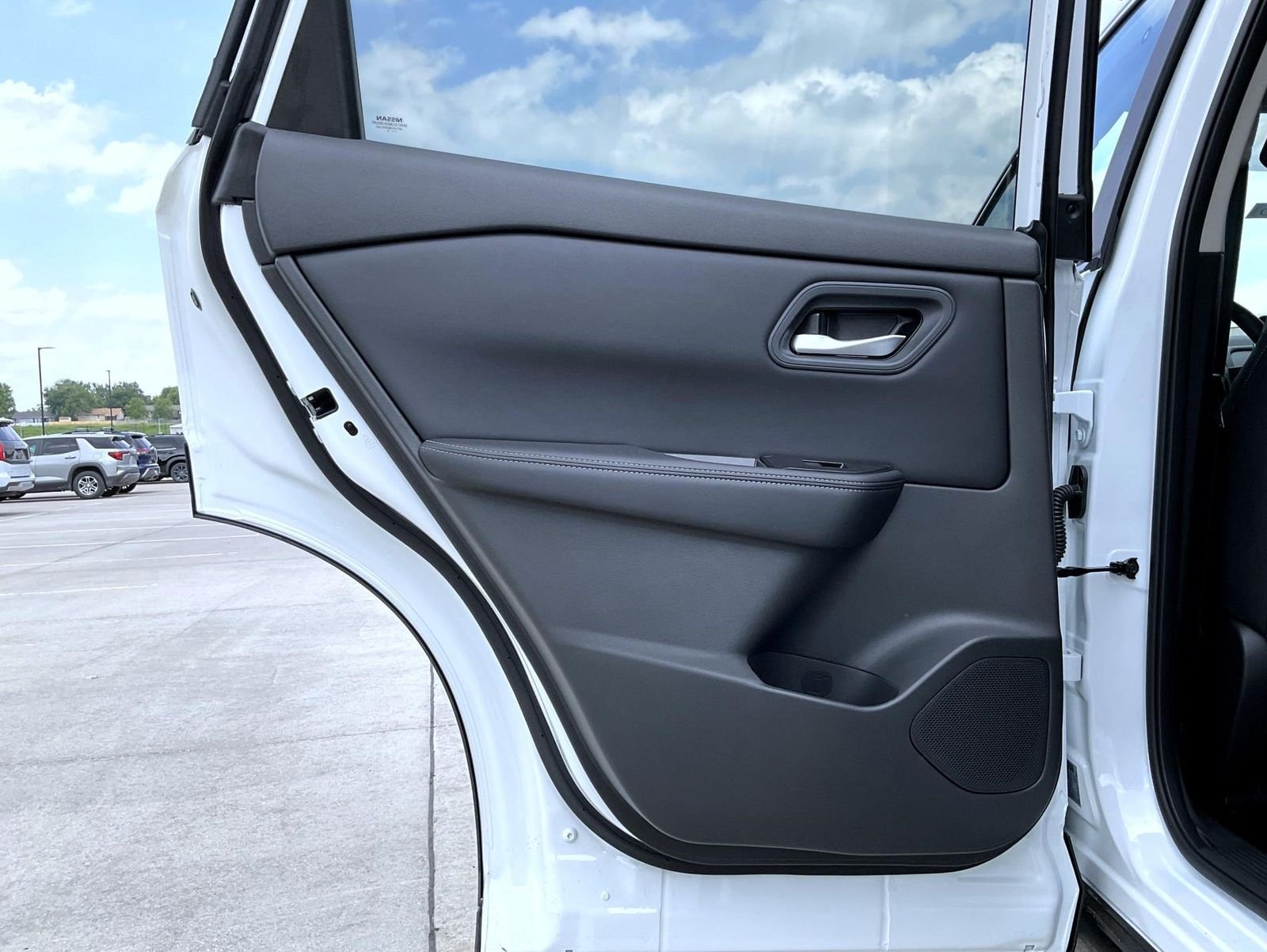 New 2026 Everest White Pearl TriCoat Nissan SV image 21