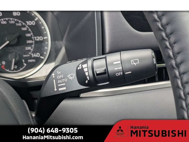 Used 2025 White Mitsubishi SE image 29