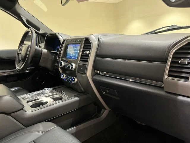 Certified Used 2020 Blue Metallic Ford XLT image 27