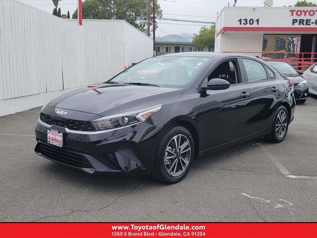 2023 Kia Forte LXS AT's photo