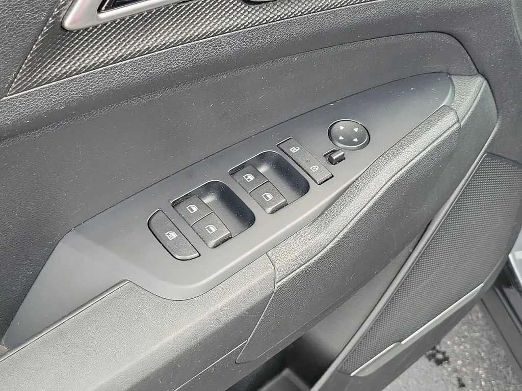 2025 Kia Sportage LX - Photo 21